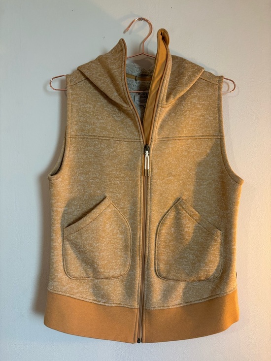 Burton Jackets & Blazers - Burton Hooded Fleece Vest in Cream and Black